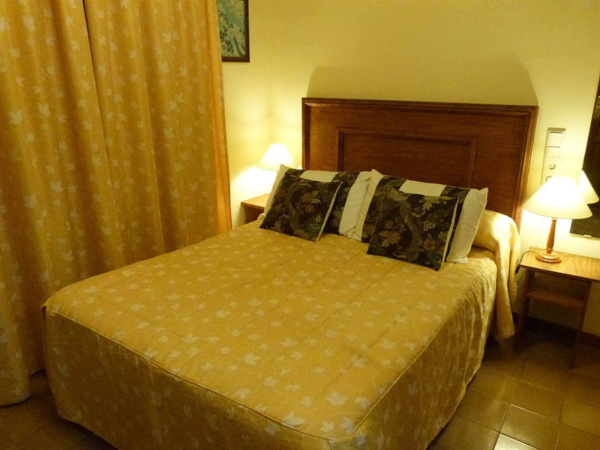 Hostal Loreto Дения Экстерьер фото