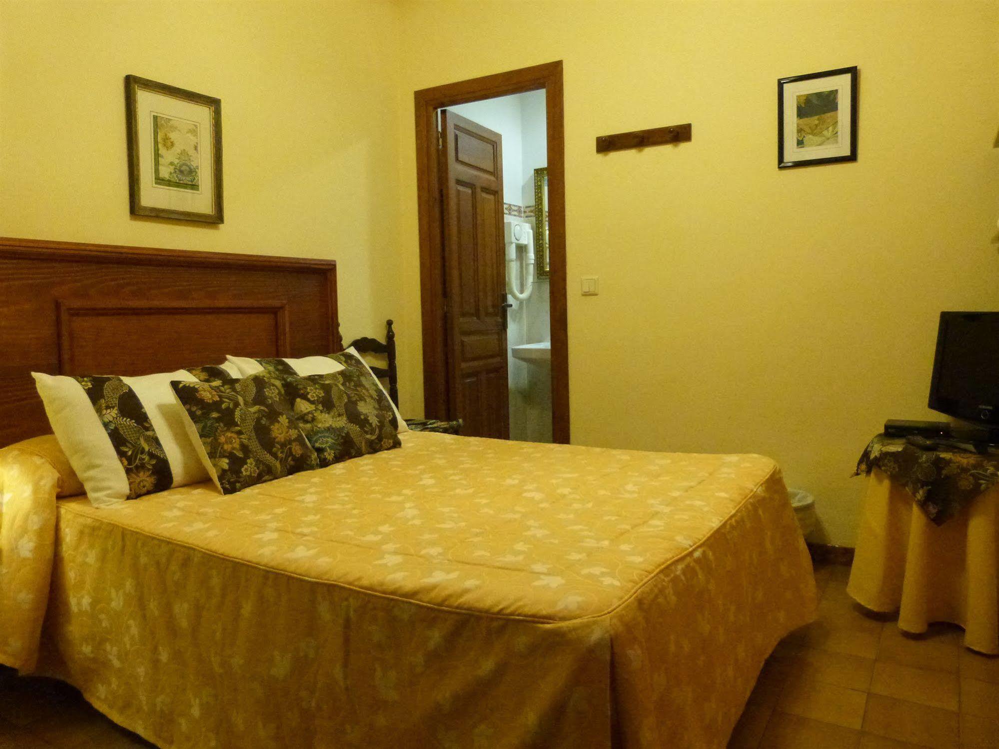 Hostal Loreto Дения Экстерьер фото