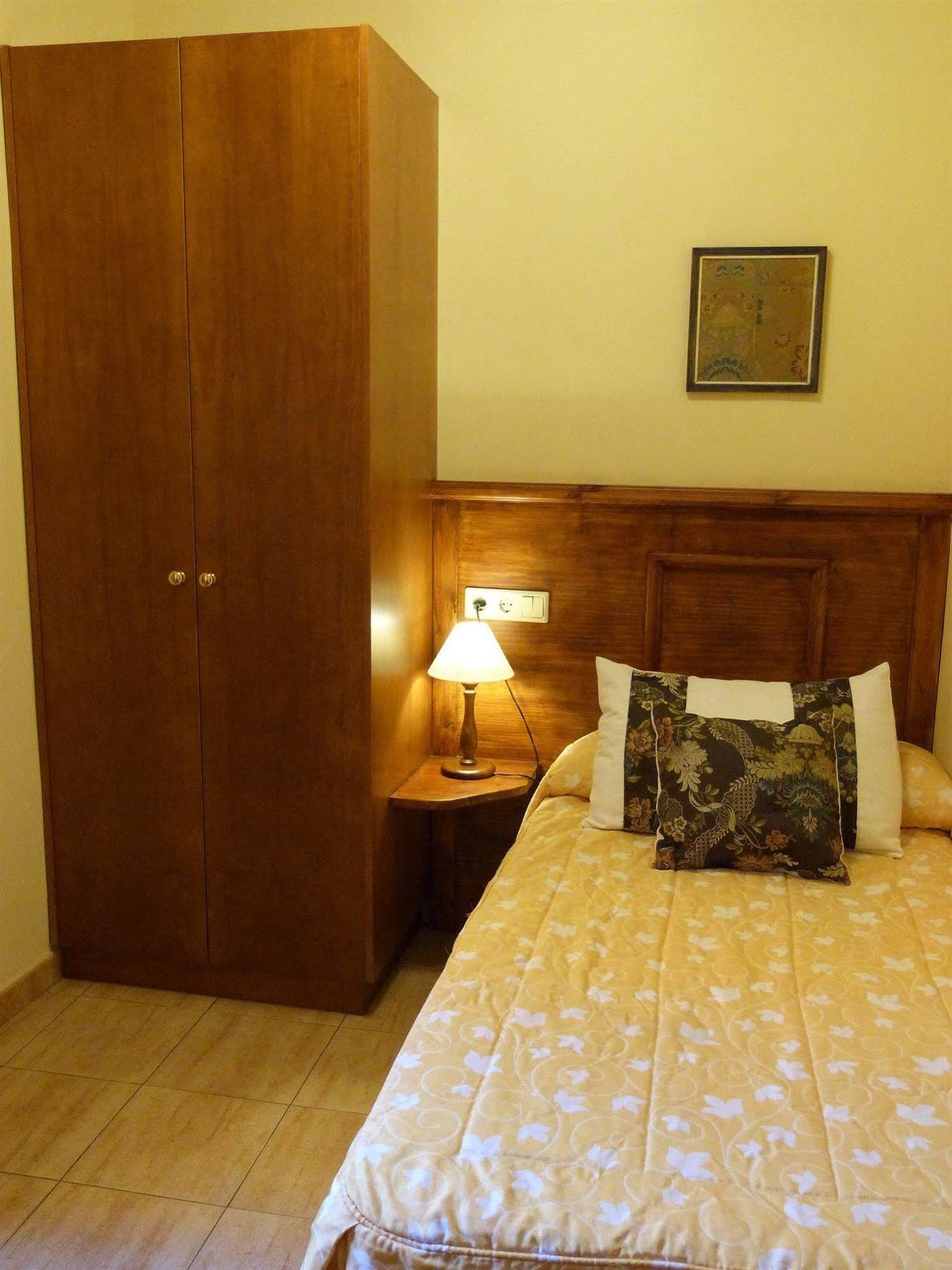 Hostal Loreto Дения Экстерьер фото